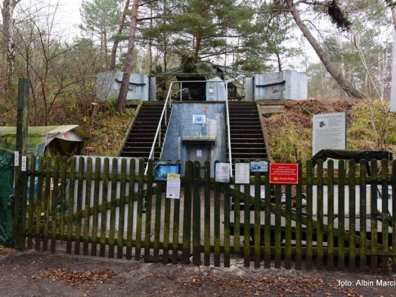 Bateria artylerii na Helu - stanowiska ogniowe